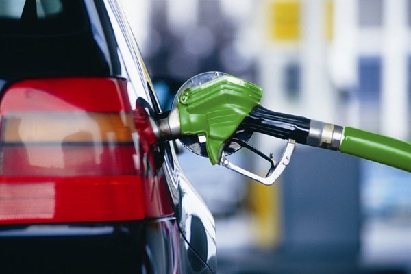 Цены на бензин остаются без изменений в течение уже двух месяцев