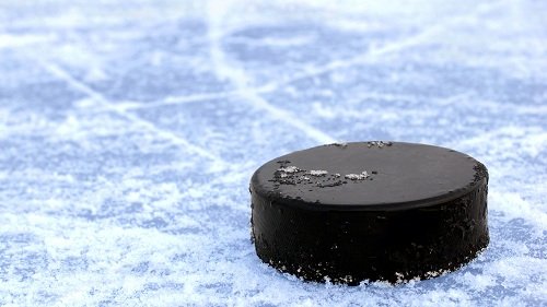 Жаркие хоккейные баталии на льду северного Казахстана