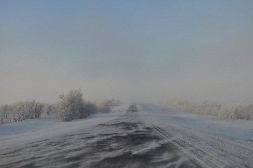 Казахстанских водителей предупреждают об ограничении движения из-за погоды