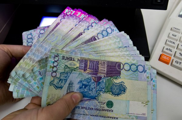 В Казахстане наблюдается увеличение тенговых депозитов